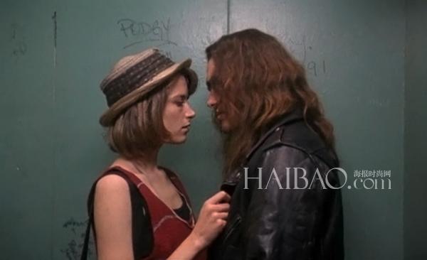 随后布里吉特·芳达 (bridget fonda) 凭借电影《华丽的咏叹》进入