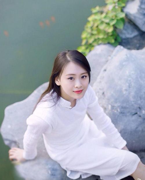 中音校花潘杭苇秀古典美 称不愿做校花