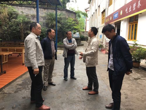 正安县曾润良副局长一行5人代表市教育局对我县教育民生有关项目落实