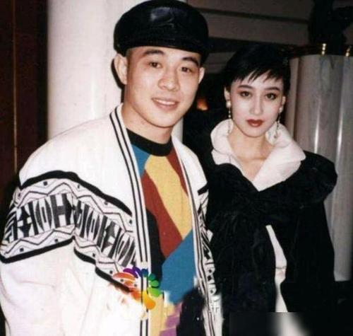 赌王得不到的女人利智,嫁二婚李连杰得20亿财产,却撞脸何超云