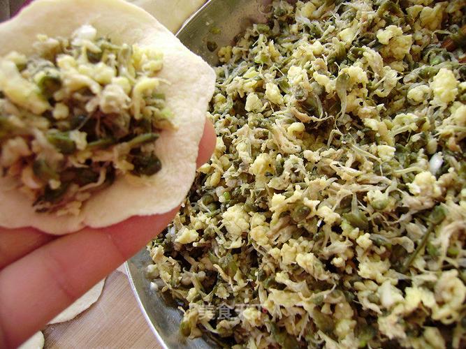 槐花鸡蛋素包子