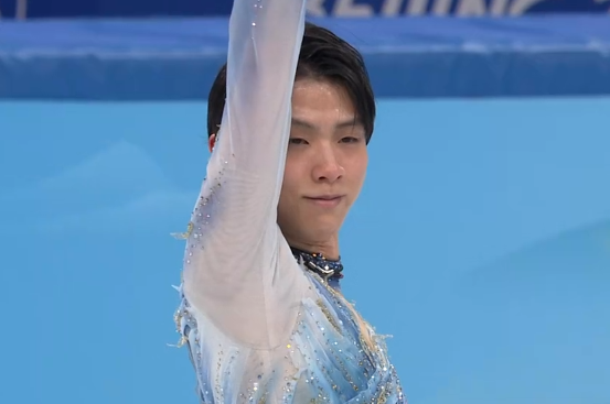 羽生结弦首秀失误跳空略有遗憾央视盛赞光芒无法阻挡