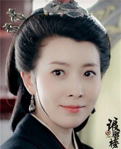 张棪琰   张棪琰,这个名字听着不是很耳熟,但是由她扮演的