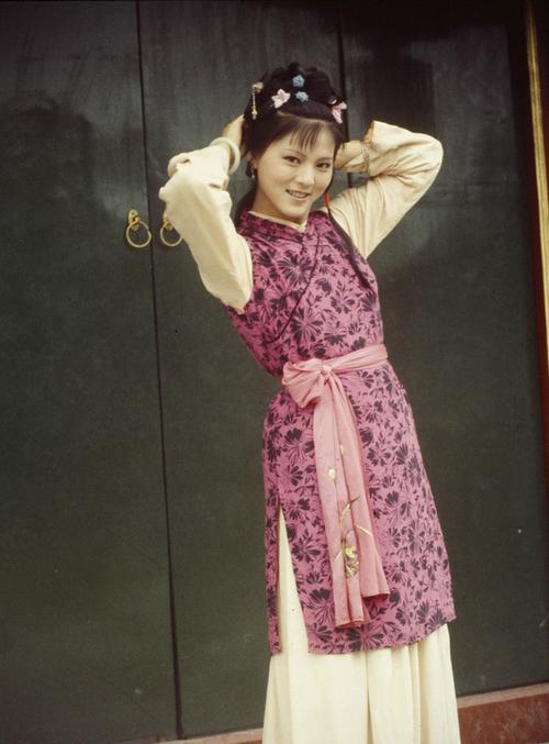 饰演花袭人的演员袁玫.