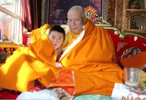 【首发】才保仁波切的小儿子彭措与大圆满硕德丹贝旺旭仁波切的"亲密