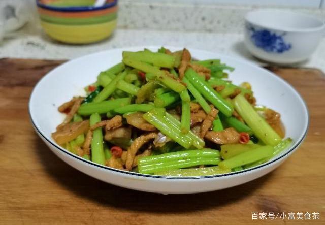 芹菜炒肉最好吃的做法,色香味俱全