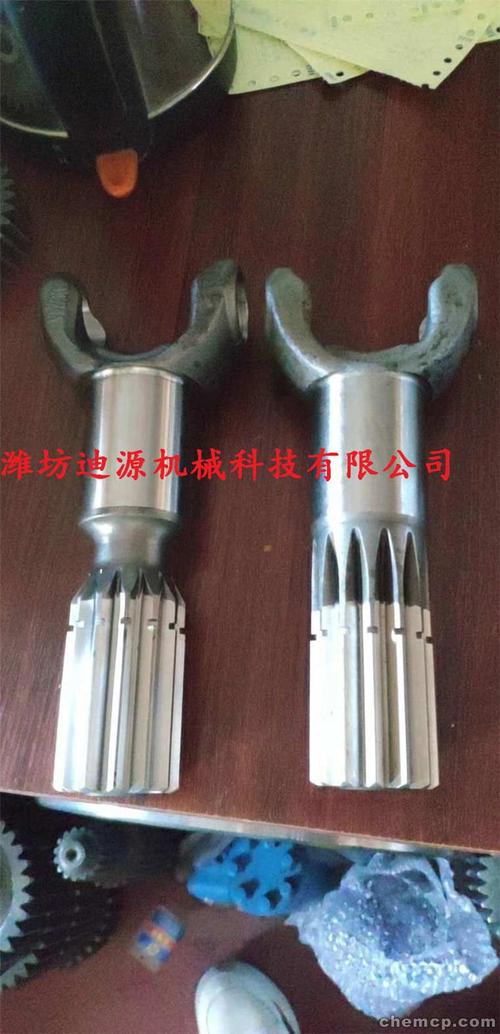 鹤岗雷沃欧豹拖拉机配件后桥壳体sd554