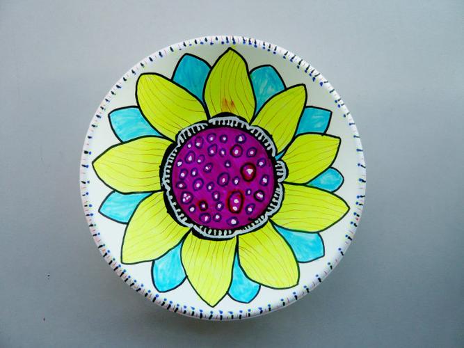 画在纸碗里的画