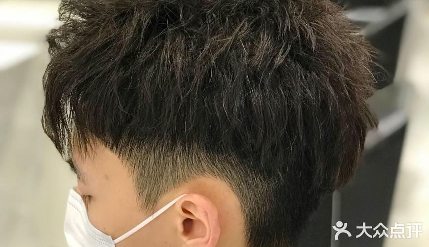 男士烫发男士钢夹烫2020年很火的一款男士烫发