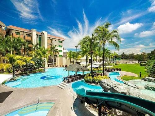 入住克拉克温泉度假城别墅客房,度假城自由活动:占地 200 多公顷的