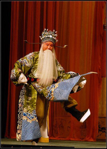 京剧的图片(要有生,旦,净,末,丑这五个角色的图片,分类)