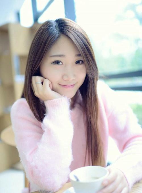 文艺甜美校花美女气质写真图片