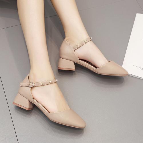 2019春季新品中空鞋女一字搭扣粗跟包头单鞋百搭中跟仙女凉鞋