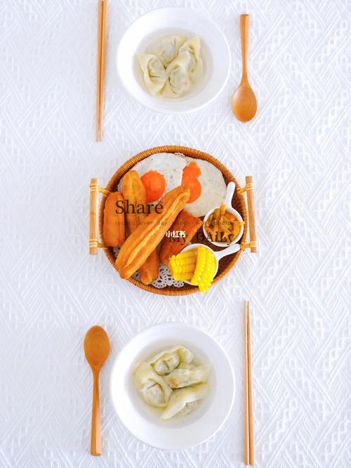 虾仁馄饨配油条和煎蛋  中式早餐真的爱