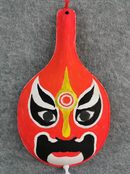 手绘马勺脸谱亮相三四班