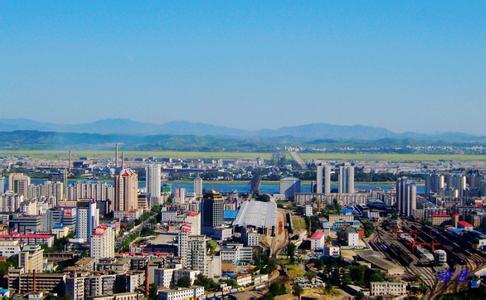 辽宁省丹东市与朝鲜民主主义人民共和国平安北道新义州市的跨国桥梁