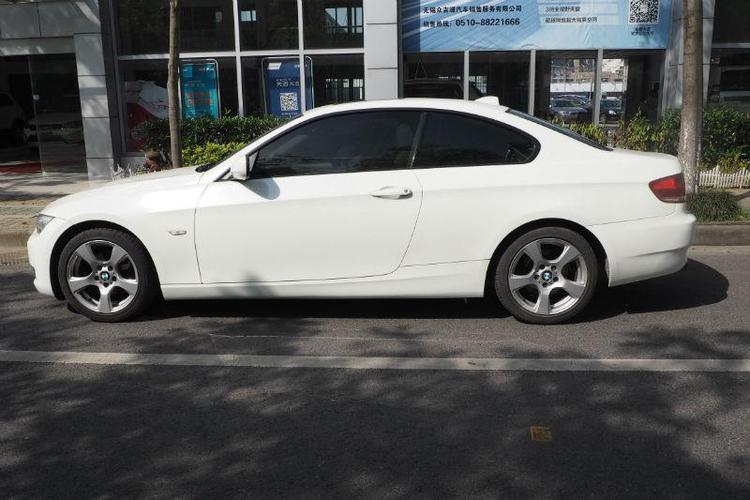 【无锡】2010年2月 宝马 宝马3系 320i 双门轿跑车 2.0 白色 自动档