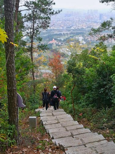 位于福州大学城沙堤村东坑寺.