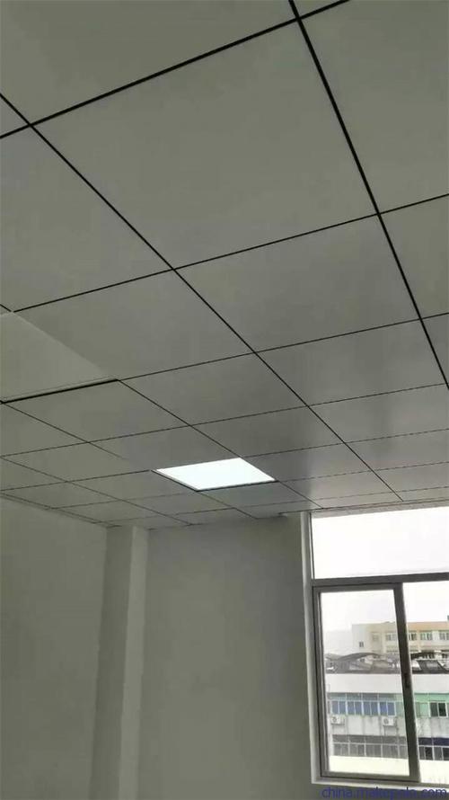 铝天花厂家供应批发湖北地区白色铝扣板吊顶哑光白铝天花板吊顶