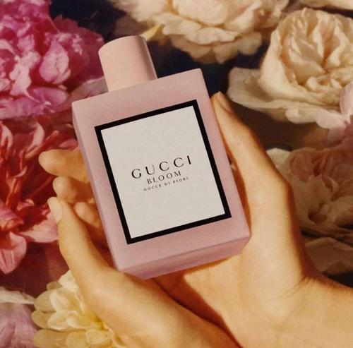 guccibloom香水初现细嗅繁花似锦的人生让不同花香来诠释