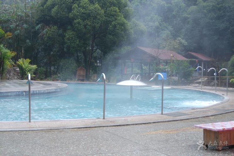 云髻山温泉度假山庄温泉泳池图片 - 第2张
