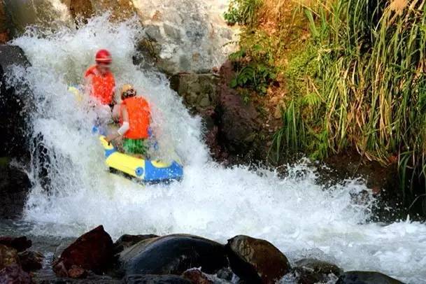 嵊州百丈飞瀑漂流