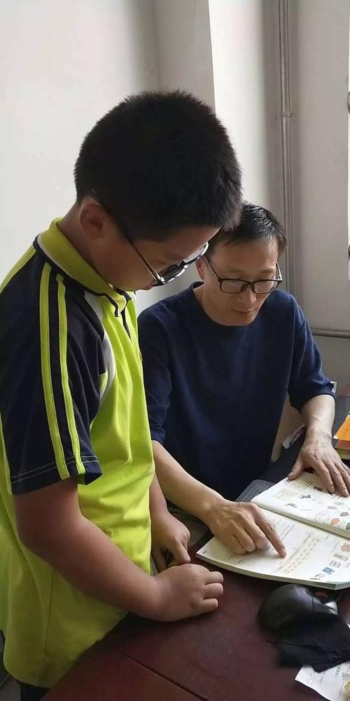 刘堃  