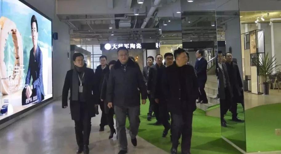 华南城控股集团首席运营官兼商管集团总裁赵立东一行视察郑州华南城