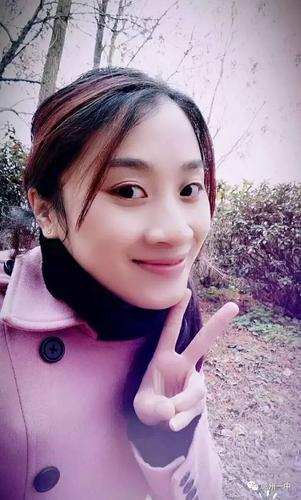 主题演讲:高考与留学动态简析 主讲人:肖淑如,赣州一中副校长,江西省