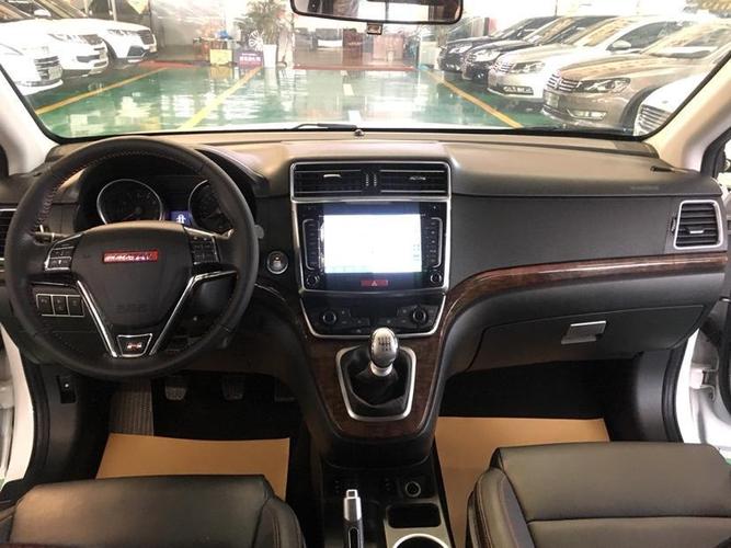 【商丘】2015年12月 哈弗h6 运动版 1.5t 手动两驱尊贵型 白色 手动挡