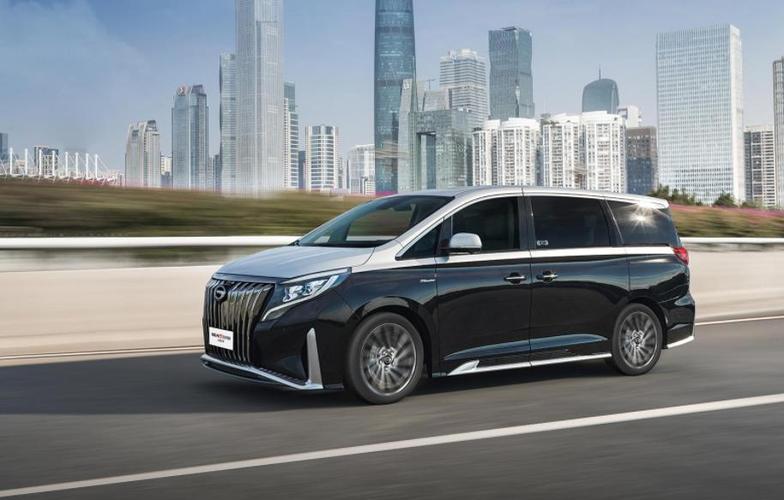 尺寸适中,配置丰富韩系品牌在中国市场不乏 " 特供车 ",例如目前在售