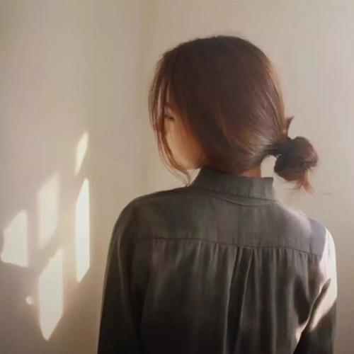 霸气美女侧脸头像图片