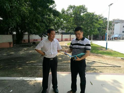 开学第一天林头镇党政主要领导情牵学校,情系师生