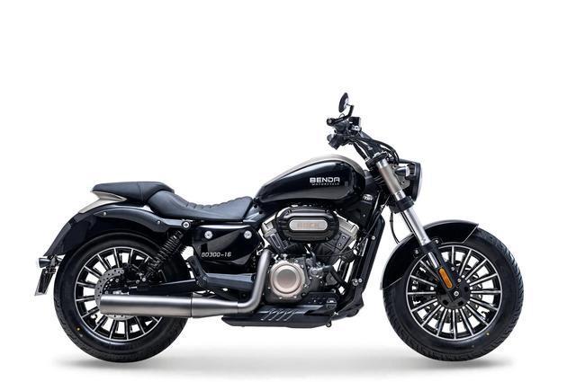 大家想入手这两款车的,会选择金吉拉还是灰石300? 谢谢大家!