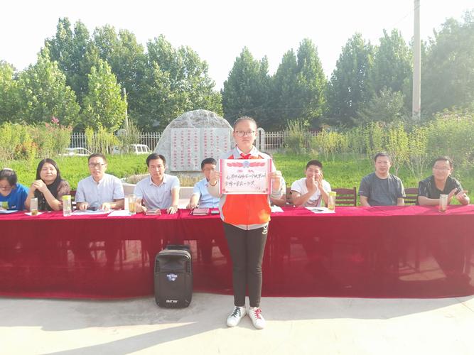肥城市安临站镇初级中学初一新生军训会操汇演