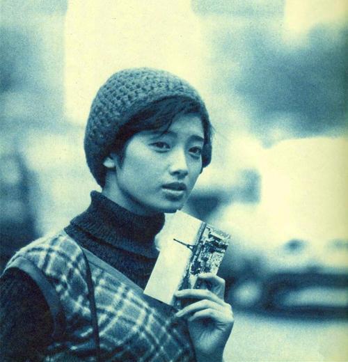 山口百惠童年阴影: 与母亲公共浴池洗澡可怕的大娘突然闯了进来!