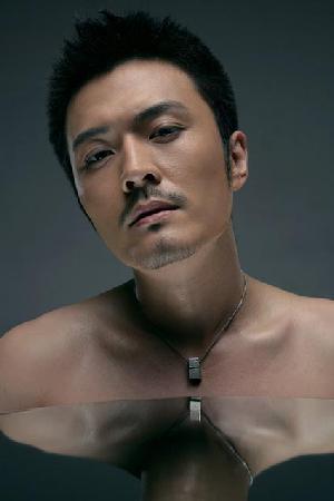 于小伟最新写真 男人的赤裸诱惑(图)