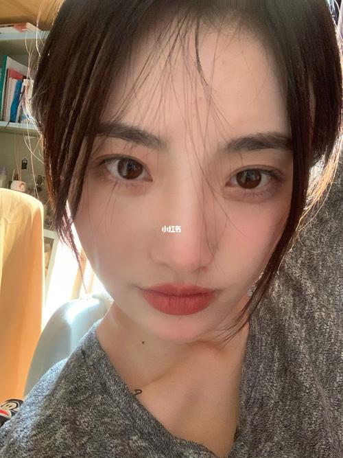 黑眉毛好奇怪哦04_眉毛_自拍_今日份做作自拍_美妆