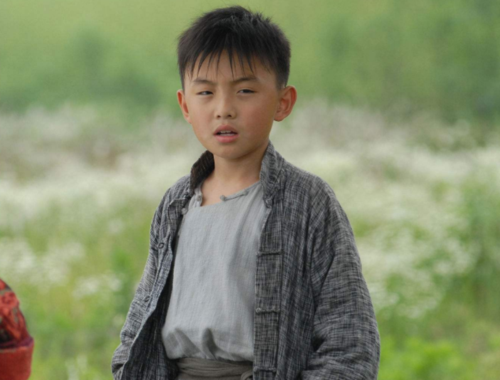 郑伟,童星,不温不火,帅到不敢认,易烊千玺带不动