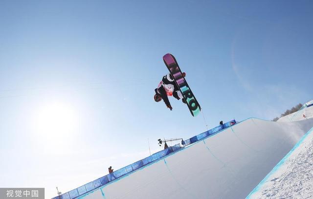 图单板滑雪u型池训练备战蔡雪桐领衔