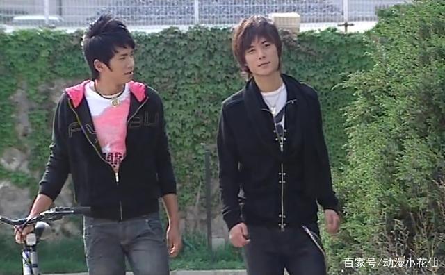 铠甲勇士里虽然有钱人不少,但是穷人也有很多,坤中西钊都挺穷的