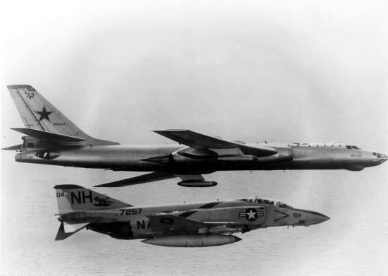 大西洋上空的"监视者",苏联tu-16喷气式轰炸机