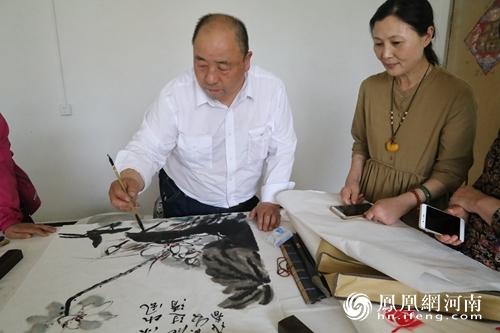 画中有诗 妙笔丹青 商丘市职工书画院走进商丘天沐湖景区挥毫泼墨