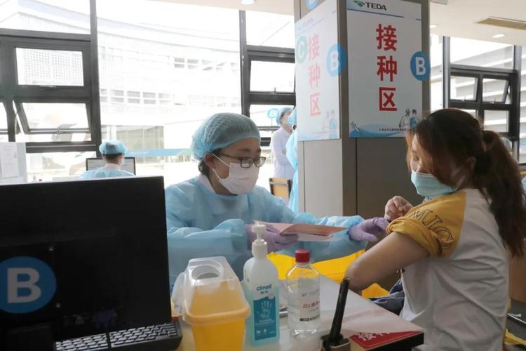 天津经开区三个大型疫苗接种场馆举行新入职护士宣誓仪式