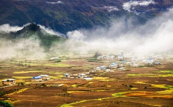 游西藏吉隆乃村