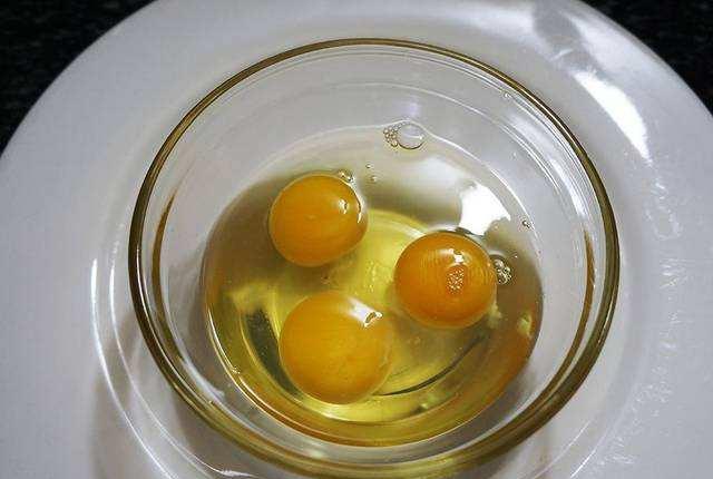 你知道人造鸡蛋吗该怎么辨别商贩透露看后你就明白了