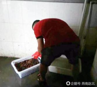 梦见汉厕所很脏大便成堆