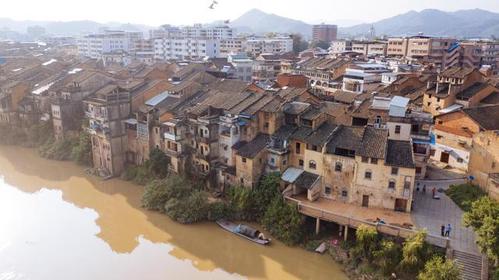 简单看了下攻 略就决定去历史更为悠久的"岭南四大古镇"之一 松口古镇