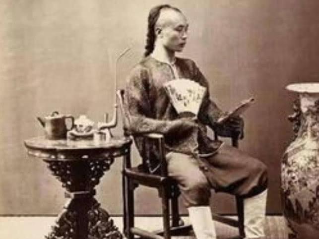 清朝留辫子习俗,是如何延续下来的?辫子不拆你能忍得了吗?
