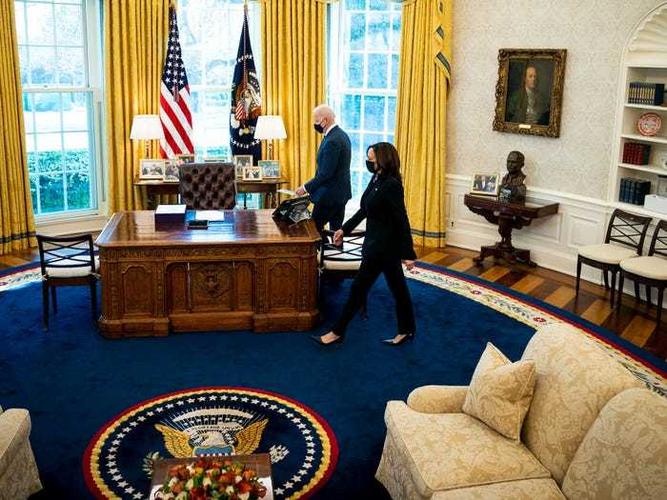 拜登和哈里斯在总统办公室